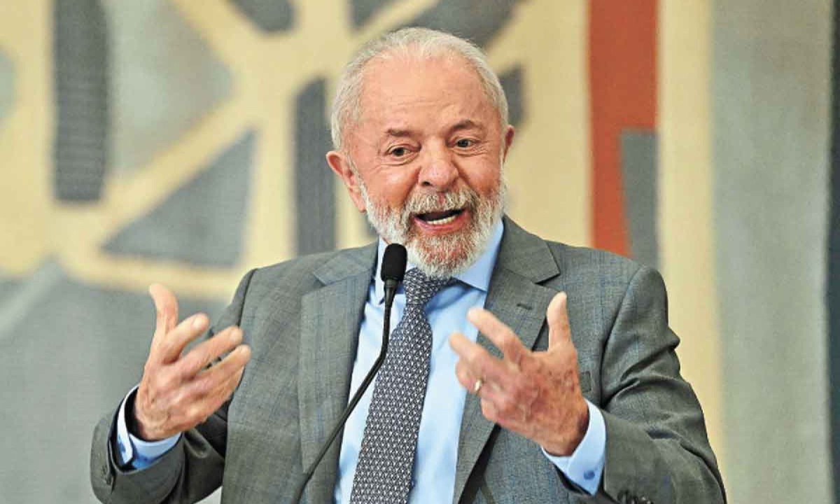 Lula já adiantou que pretende disputar reeleição. Ele pode ter Tarcísio de freitas, apoiado por Bolsonaro, como principal adversário - (crédito: EVARISTO SÁ/AFP) Lula já adiantou que pretende disputar reeleição. Ele pode ter Tarcísio de freitas, apoiado por Bolsonaro, como principal adversário - (crédito: EVARISTO SÁ/AFP)