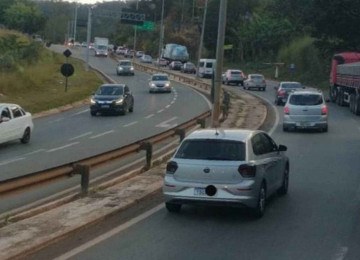 Trânsito lento na BR-381 -  (crédito: Redes sociais / @Br381_urgent)