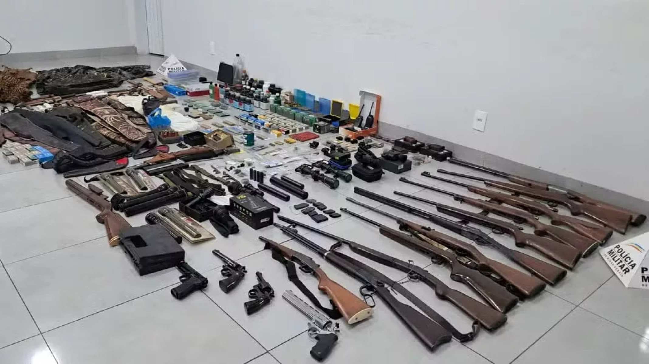 Homem é preso em Minas com 14 armas e mais de 2,1 mil munições