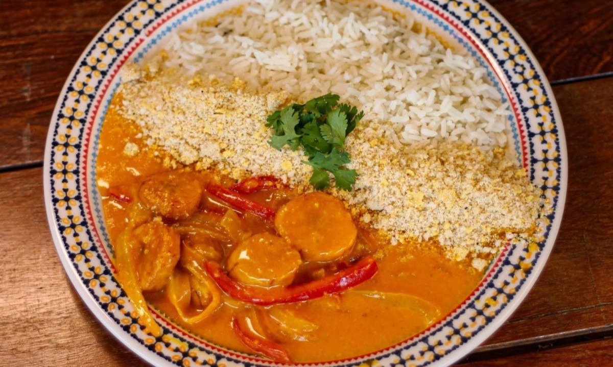 A moqueca de banana-da-terra é servida em alguns domingos do mês no bar O Quinteiro