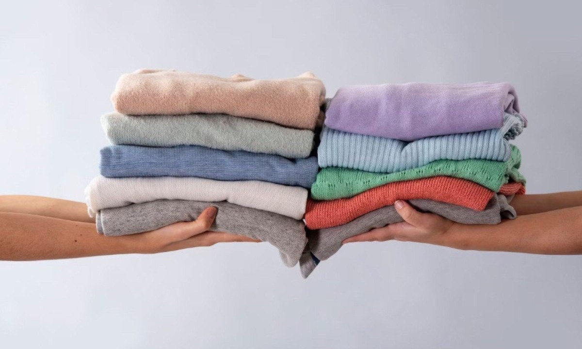 InstituiÃ§Ãµes e ONGs de Belo Horizonte estÃ£o realizando campanhas solidÃ¡rias para arrecadar roupas de inverno, cobertores, agasalhos, roupas de cama, calÃ§ados e acessÃ³rios de inverno.  -  (crédito: ReproduÃ§Ã£o Freepik)