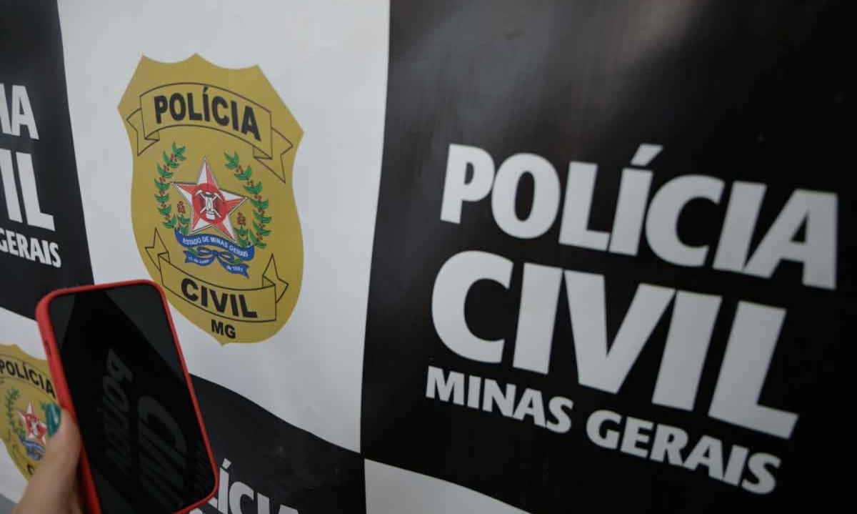 A Polícia Civil conseguiu recuperar as joias furtadas e fez a devolução, demonstrando compromisso com a investigação - (crédito: Leandro Couri/EM/D.A Press) A Polícia Civil conseguiu recuperar as joias furtadas e fez a devolução, demonstrando compromisso com a investigação - (crédito: Leandro Couri/EM/D.A Press)