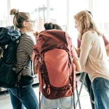 Como evitar perrengues em viagens internacionais? Veja dicas essenciais - kate_sept2004 de Getty Images Signature