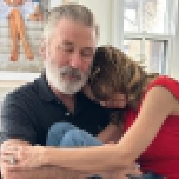 Cansada de ter filhos (7 ao todo), mulher de Alec Baldwin não aguenta: "Ele quer mais" - Reprodução Instagram