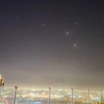 Vídeo: Irã ataca maior base aérea dos EUA no Oriente Médio - Sorin Furcoi/Al Jazeera