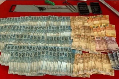 Homem é preso com R$ 15 mil tirados de caixas eletrônicos em Sacramento -  (crédito: Divulgação/PMMG)