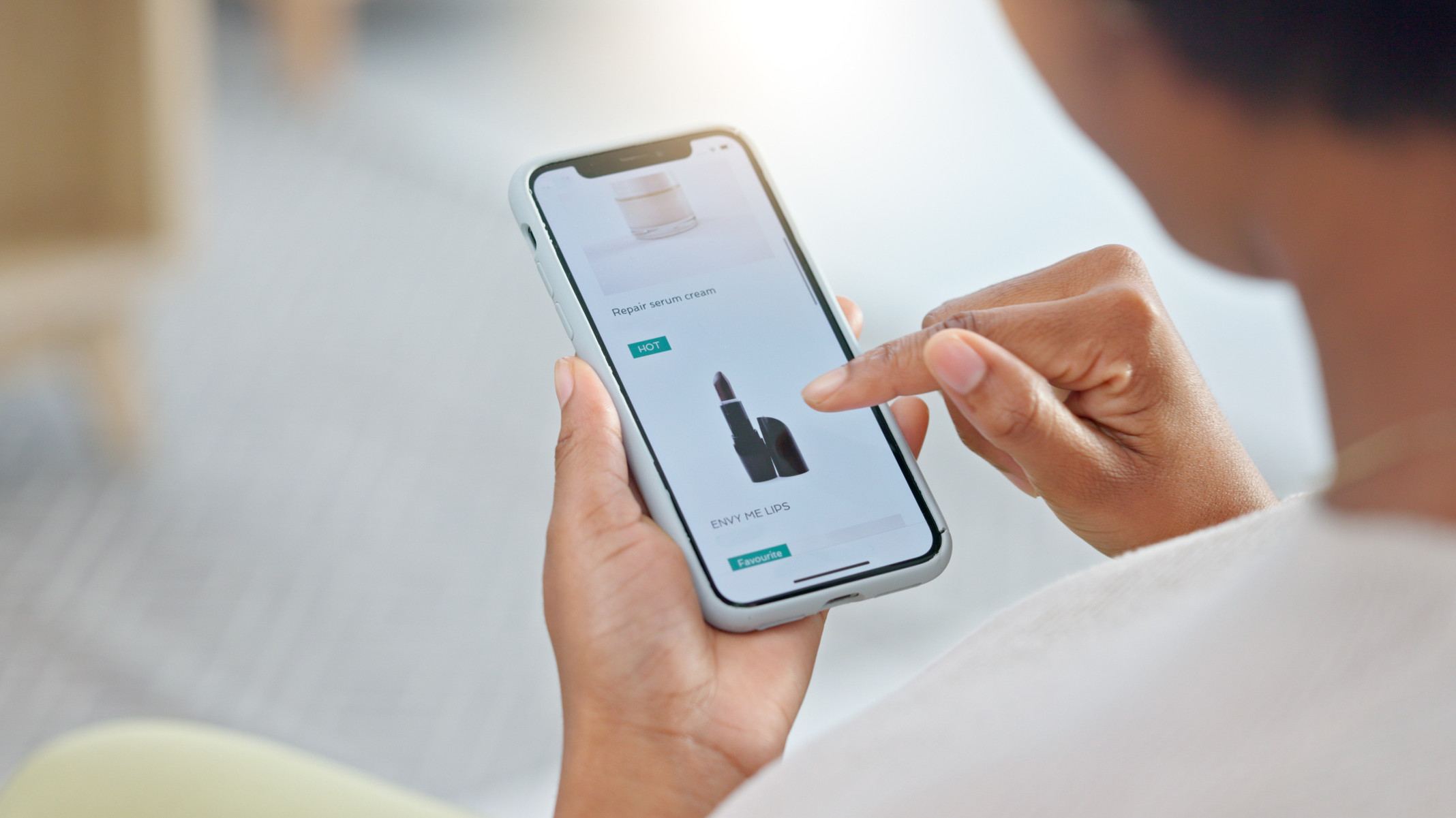 Como o comportamento 4S está transformando os consumidores -  Yuri Arcurs peopleimages.com