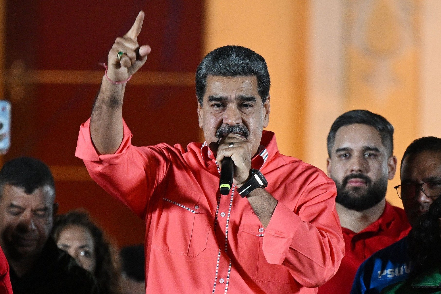Nicol&aacute;s Maduro pede que organiza&ccedil;&otilde;es do Sul Global se re&uacute;nam, juntamente com as pot&ecirc;ncias China e R&uacute;ssia, para discutir a situa&ccedil;&atilde;o de Israel e Ir&atilde; no Oriente M&eacute;dio -  (crédito: Federico Parra/AFP)