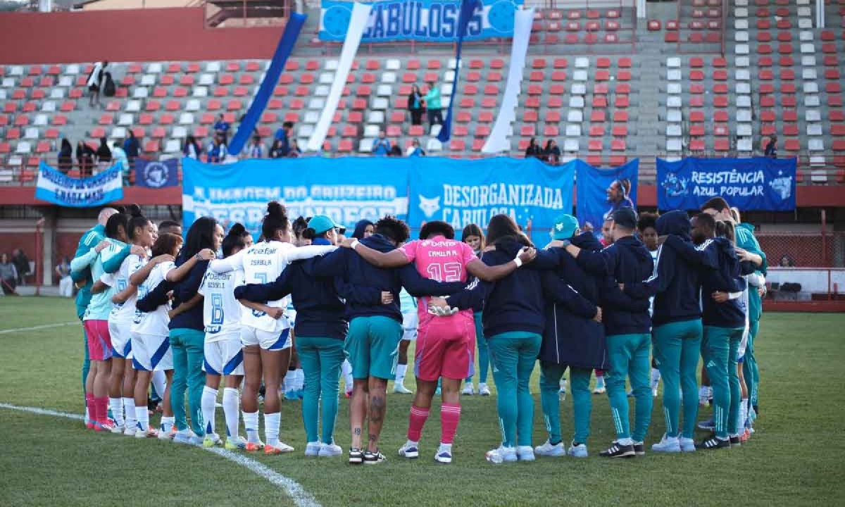 Participação da torcida celeste nas partidas das Cabulosas, que terminaram a fase de classificação do Brasileiro em primeiro lugar, cresce gradualmente
- (crédito: Gustavo Martins/Cruzeiro) Participação da torcida celeste nas partidas das Cabulosas, que terminaram a fase de classificação do Brasileiro em primeiro lugar, cresce gradualmente
- (crédito: Gustavo Martins/Cruzeiro)