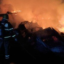 BR-381: batida seguida de incêndio mata três pessoas  - CBMMG