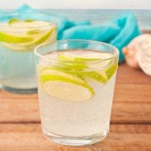Água morna com limão: hábito saudável ou só mais um mito? - Freepik