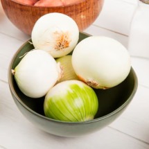 Dormir com cebola alivia tosse e congestão? Veja o que diz a ciência - Freepik