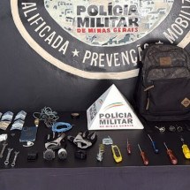 Ladrão de carros é preso em flagrante enquanto 'depenava' painel - PMMG/Divulga&ccedil;&atilde;o