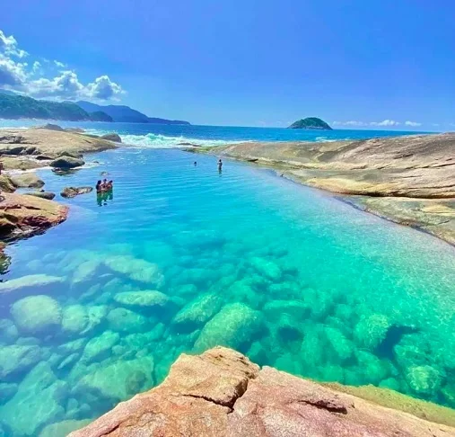 "Secreta", mas nem tanto… Praia paradisíaca viraliza - reprodução