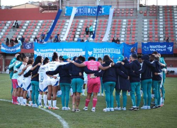 Participação da torcida celeste nas partidas das Cabulosas, que terminaram a fase de classificação do Brasileiro em primeiro lugar, cresce gradualmente
 -  (crédito: Gustavo Martins/Cruzeiro)