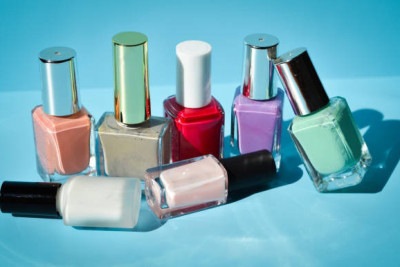 Embora esses produtos pareçam recicláveis, eles contêm uma mistura de substâncias químicas, como corantes, solventes e conservantes, que tornam o conteúdo altamente tóxico     -  (crédito: Reprodução/Getty Images)