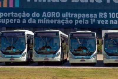 Novos veículos para transportar os servidores estaduais para a Cidade Administrativa começaram a circular nessa segunda-feira -  (crédito: Pablo Nunes / Seplag)