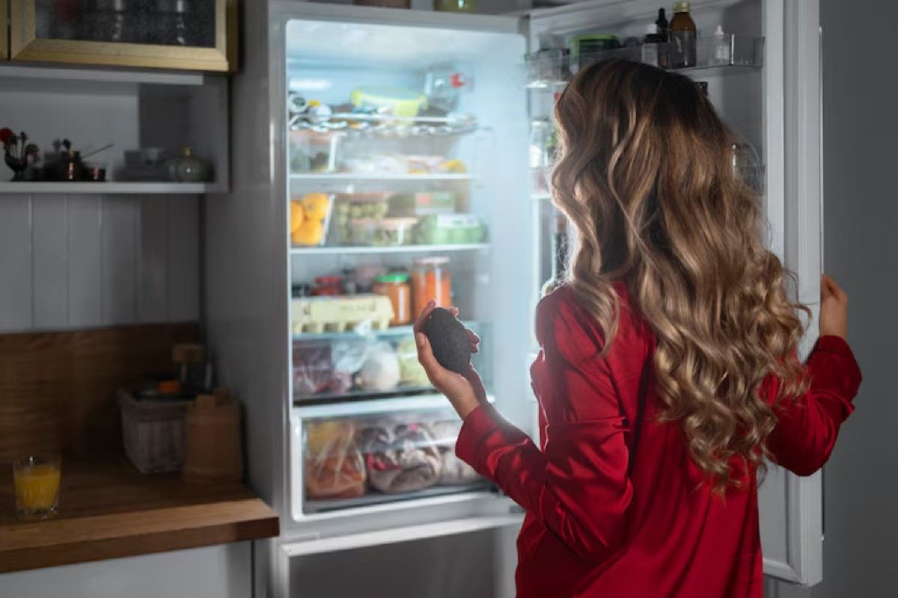 Ajustar a geladeira em temperatura ideal evita consumo excessivo de energia e prolonga a vida útil do eletrodoméstico