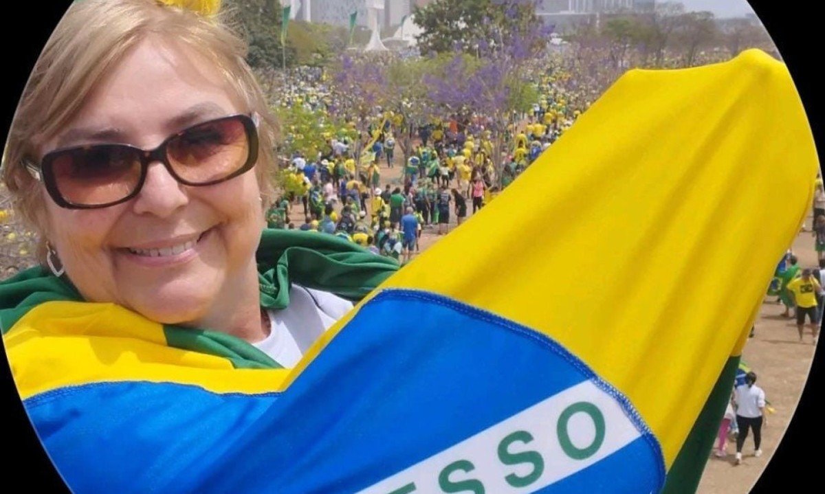 A aposentada Lucinha Ramiro, apoiadora do ex-presidente Jair Bolsonaro, foi presa após denúncia de assédio moral e sexual contra duas crianças -  (crédito: Reprodução/Redes Sociais)