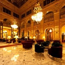 Truques curiosos que hotéis de luxo usam para perfumar os ambientes - Bertlmann de Getty Images Signature