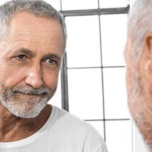 Cirurgia plástica na terceira idade cresce em torno de 20% em 10 anos - Freepik