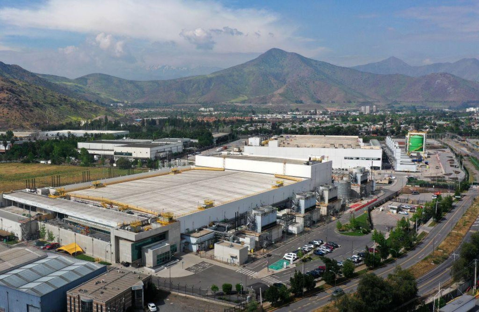 Vista aérea de um data center de propriedade da multinacional americana e empresa de tecnologia Google em Santiago  