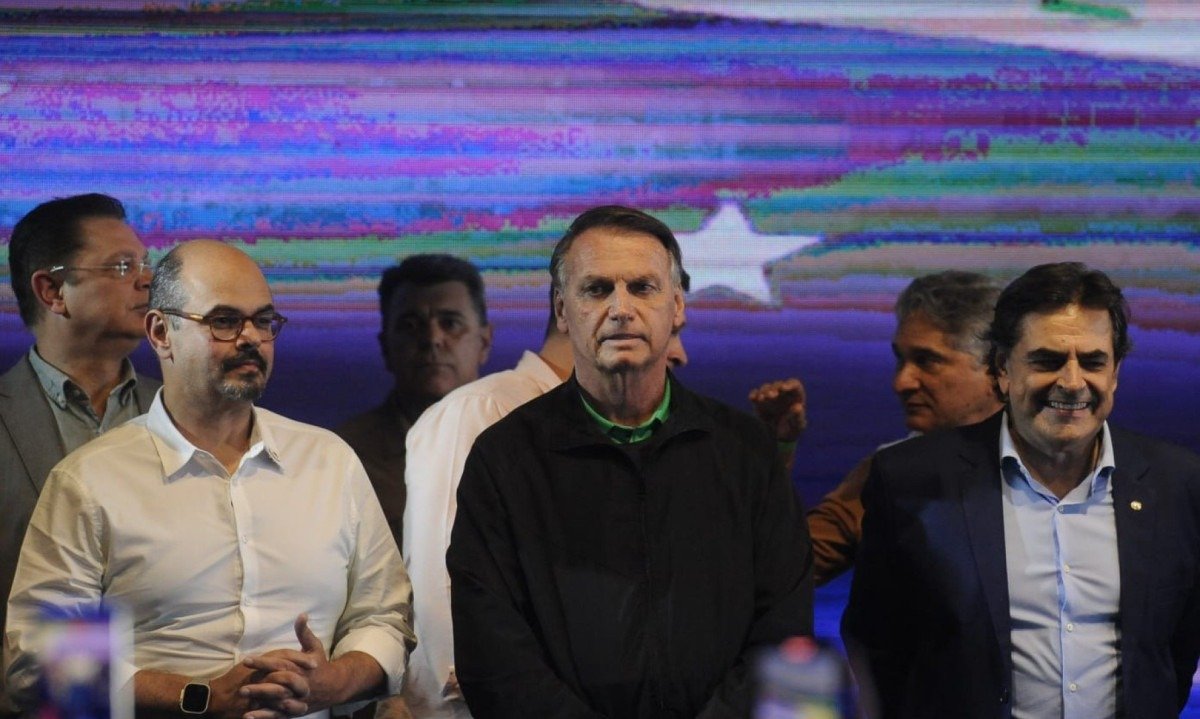 Mateus SimÃµes recepcionou e acompanhou o ex-presidente Jair Bolsonaro em todas suas agendas em Belo Horizonte nesta quinta-feira -  (crédito: Alexandre Guzanshe/EM/D.A Press)