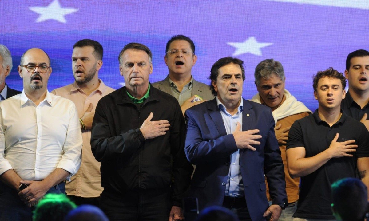 Ex- presidente Jair Bolsonaro está em Belo Horizonte para encontro com aliados, como o presidente estadual do Partido Liberal, Domingos Sávio -  (crédito: Alexandre Guzanshe/EM/D.A Press)
