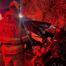 Grande BH: quatro ficam feridos em colisão frontal com carreta na BR-381 - Divulgação/Corpo de Bombeiros