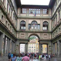 Turista desastrada se desequilibra para fazer meme e rasga obra de arte em museu da Itália - Cezar Suceveanu/Wikimedia Commons
