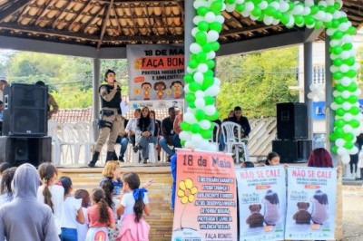 Polícia Militar participa de protesto contra abuso infanto-juvenil na cidade de Paulistas. Cinco mulheres denunciam um mesmo abusador -  (crédito: Arquivo Pessoal)