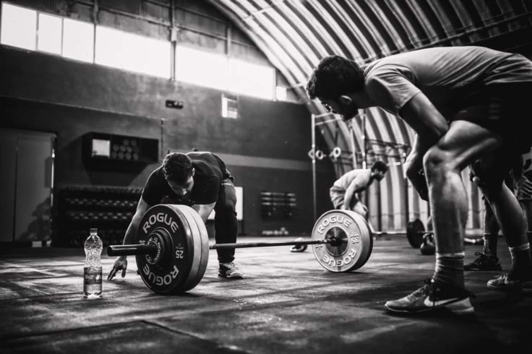 Kipping Handstand Push-ups colocam a saúde cervical em risco - DINO