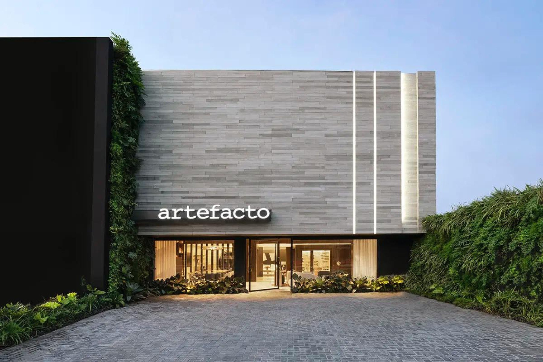 Fernando Perez apresenta a maior Artefacto do Brasil - DINO
