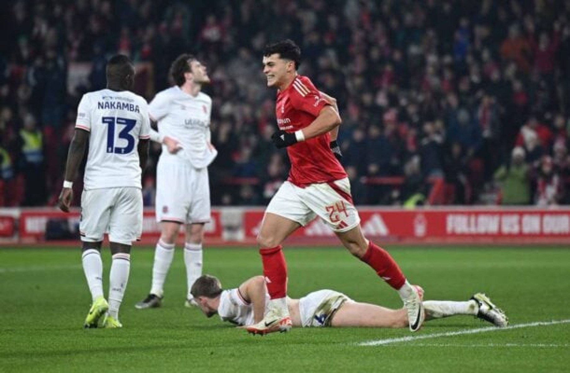 Palmeiras intensifica conversas por atacante do Nottingham Forest