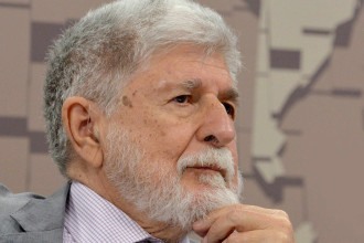 Israel atacou o Irã para desviar foco de Gaza, diz Celso Amorim