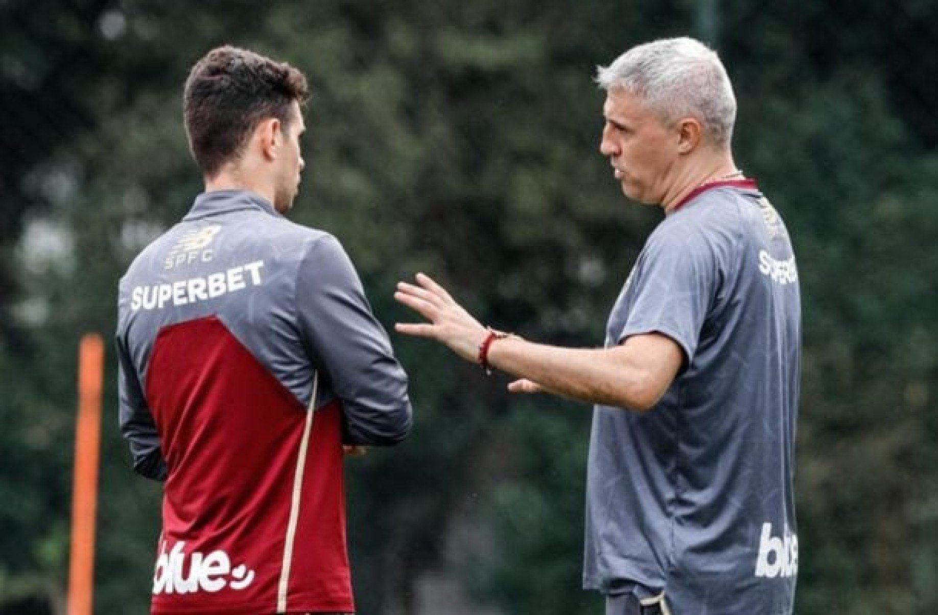 Oscar e Marcos Antônio são liberados e voltam aos treinamentos no São Paulo