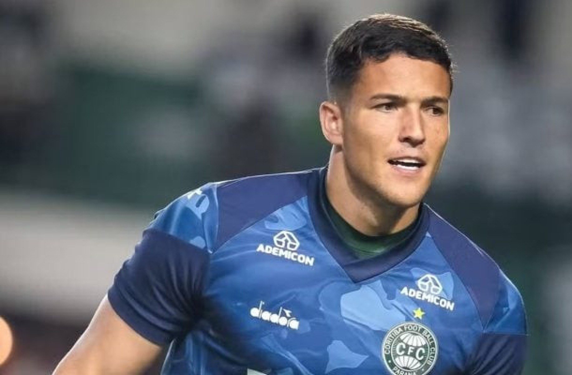 Coritiba concretiza permanência, em definitivo, de goleiro do Fluminense