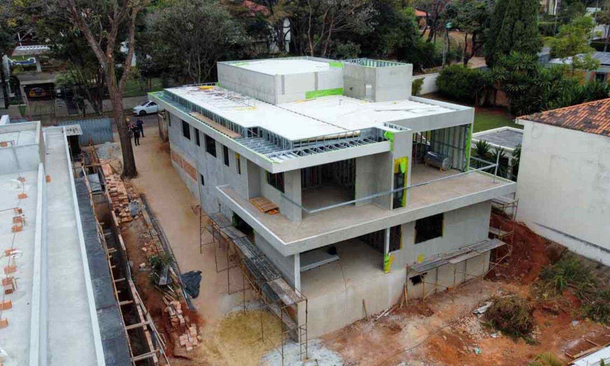 Casa em construção com uso de Lignt Steel Frame, na Pampulha, em BH, tem custo 21% mais baixo do que se fosse em alvenaria - (crédito: Acervo Metal Light) Casa em construção com uso de Lignt Steel Frame, na Pampulha, em BH, tem custo 21% mais baixo do que se fosse em alvenaria - (crédito: Acervo Metal Light)
