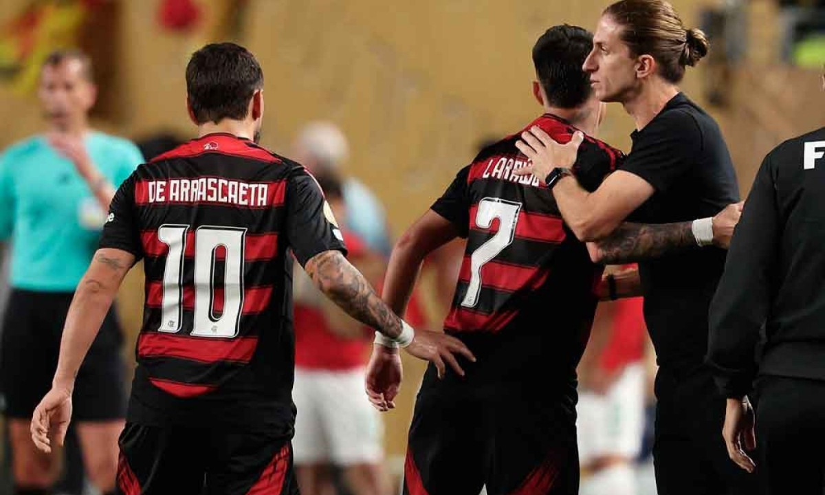 Técnico do Flamengo, Filipe Luis, jogou muitos anos na Europa e conhece bem o futebol praticado no Velho Mundo - (crédito: FRANCK FIFE / AFP) Técnico do Flamengo, Filipe Luis, jogou muitos anos na Europa e conhece bem o futebol praticado no Velho Mundo - (crédito: FRANCK FIFE / AFP)