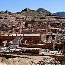 Com a cor rosa das rochas de arenito, Petra é tesouro arquitetônico milenar - Bernard Gagnon/Wikimédia Commons