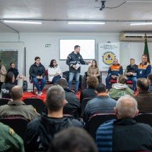 Defesa Civil no RS pede a desalojados que não voltem às suas casas