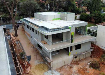 Casa em construção com uso de Lignt Steel Frame, na Pampulha, em BH, tem custo 21% mais baixo do que se fosse em alvenaria -  (crédito: Acervo Metal Light)