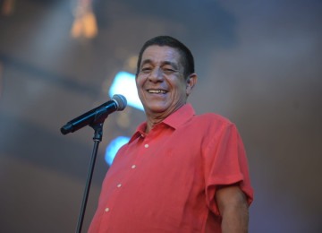 Na tarde deste sábado, Zeca Pagodinho levou seu alto astral para o palco montado no Parque Ecológico da Pampulha -  (crédito: Leandro Couri/EM/D.A Press)