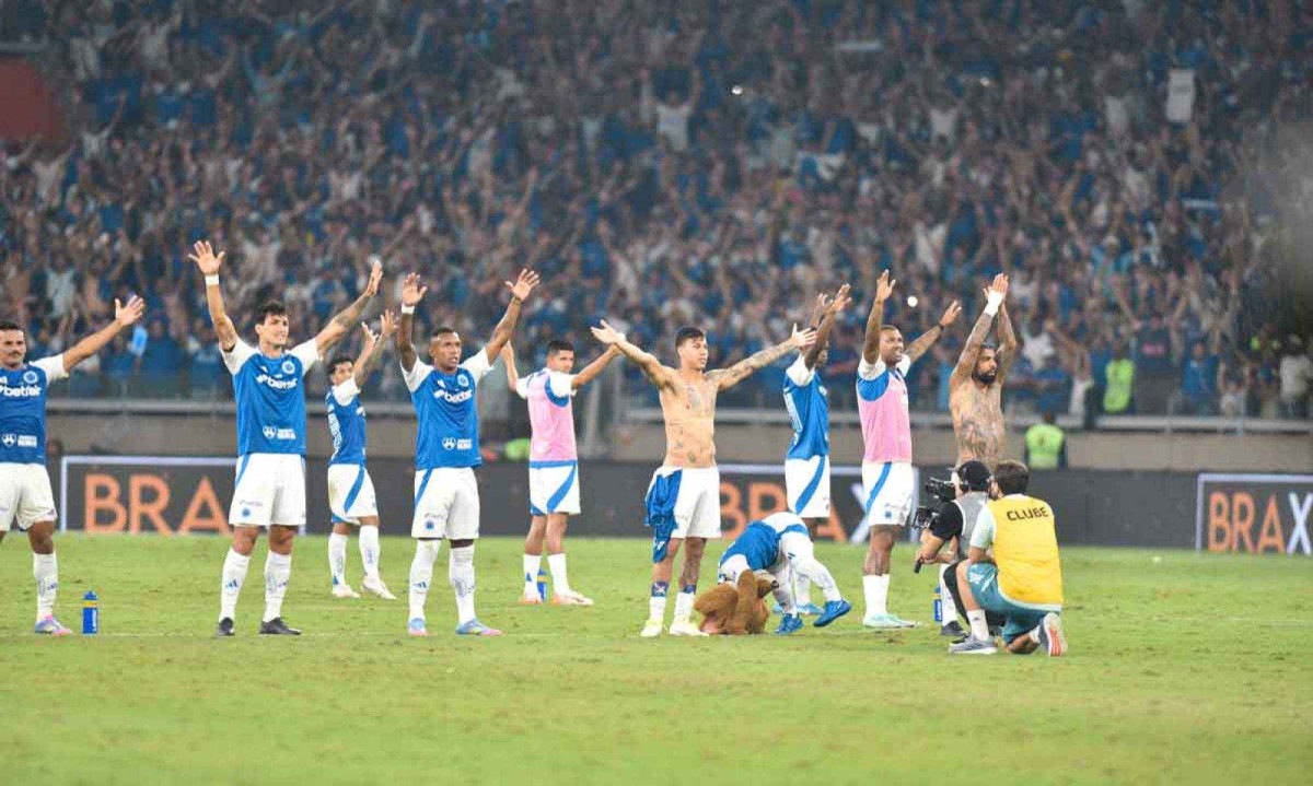 A união entre diretoria, jogadores e torcida será fundamental nas pretensões do Cruzeiro de ‘beliscar’ pelo menos um título em 2025 - (crédito: Ramon Lisboa/EM/D.A. Press) A união entre diretoria, jogadores e torcida será fundamental nas pretensões do Cruzeiro de ‘beliscar’ pelo menos um título em 2025 - (crédito: Ramon Lisboa/EM/D.A. Press)