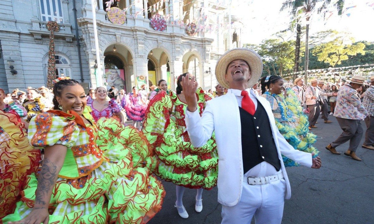 Festejos juninos levam a tradição das quadrilhas para o jardim do Palácio Tiradentes em Belo Horizonte -  (crédito: Marcos Vieira/EM/D.A Press)
