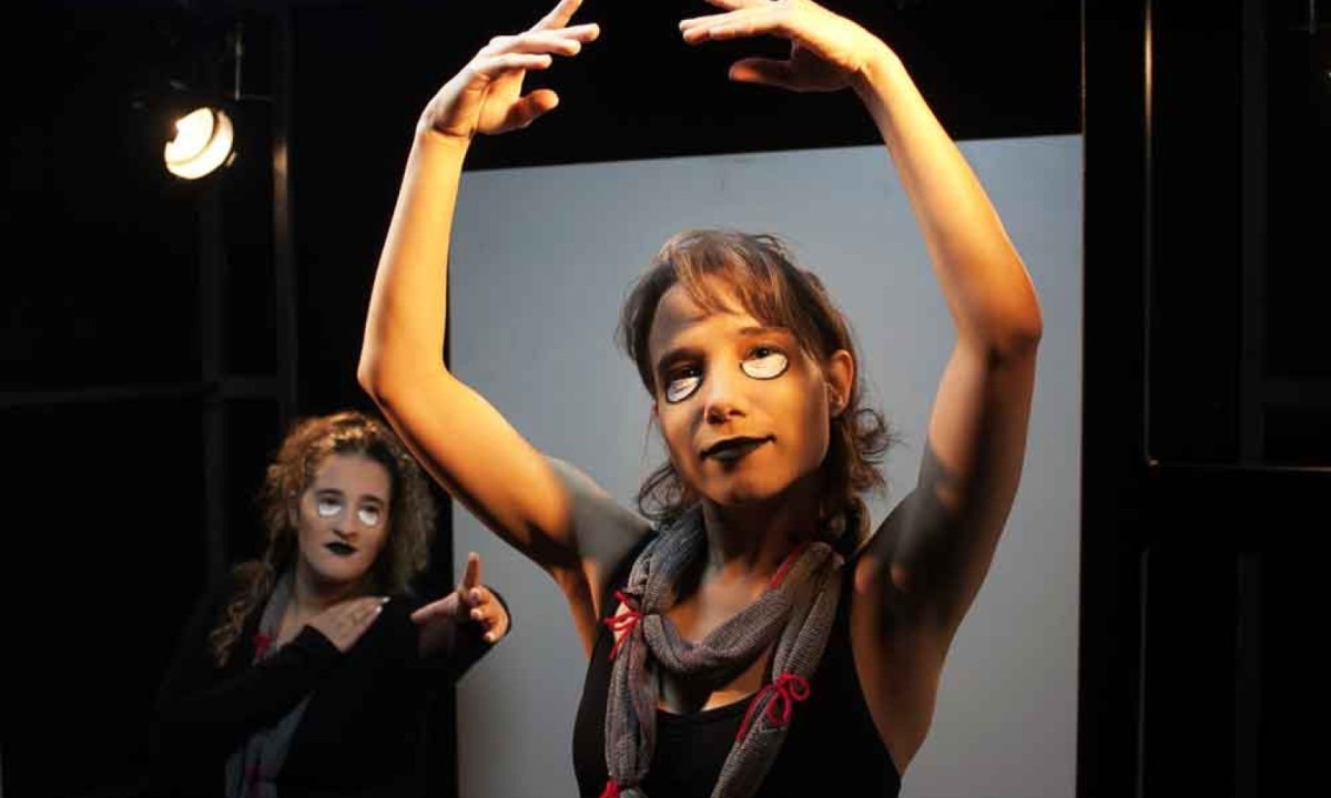 Marcela Castilho Avellar durante ensaio de Marcela Castilho Avellar durante ensaio de