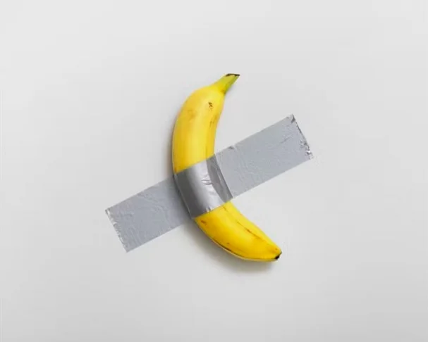 Pra quem não viu: Empresário come banana de obra de arte de R$ 37 milhões - rReprodução/Sotheby's