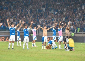 A união entre diretoria, jogadores e torcida será fundamental nas pretensões do Cruzeiro de ‘beliscar’ pelo menos um título em 2025 -  (crédito: Ramon Lisboa/EM/D.A. Press)