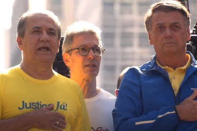 Zema subiu no trio elétrico patrocinado pelo pastor Silas Malafaia -  (crédito: Reprodução/Silas Malafaia)