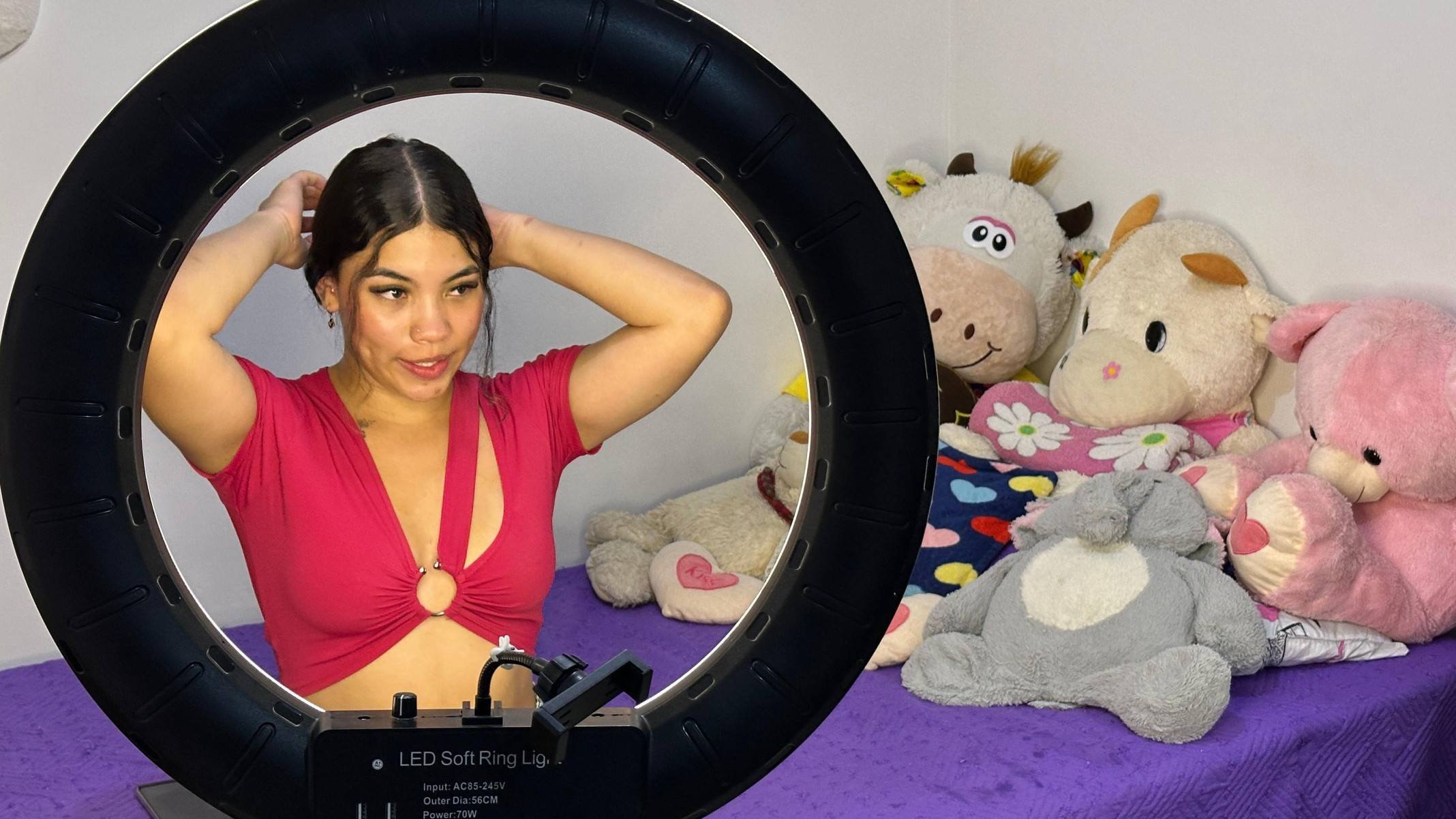 'Indústria do sexo me recrutou quando era adolescente': como modelos de países pobres são aliciadas com promessa de dinheiro fácil